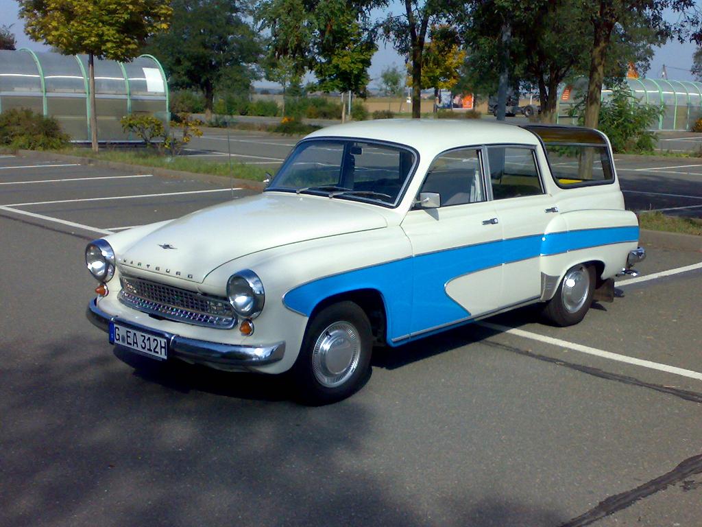 Пластиковое авто из гдр сканворд 7. Машина Москвич 312. ГДР Wartburg. Вартбург 70х. Автомобили ГДР.